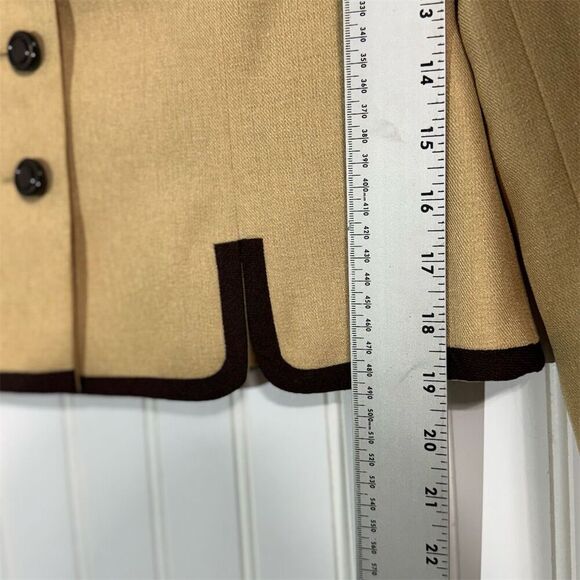 Le Suit Essentials Blazer Jacket 8 NWT Camel Beige Contrast Trim Office Career - Picture 7 of 9